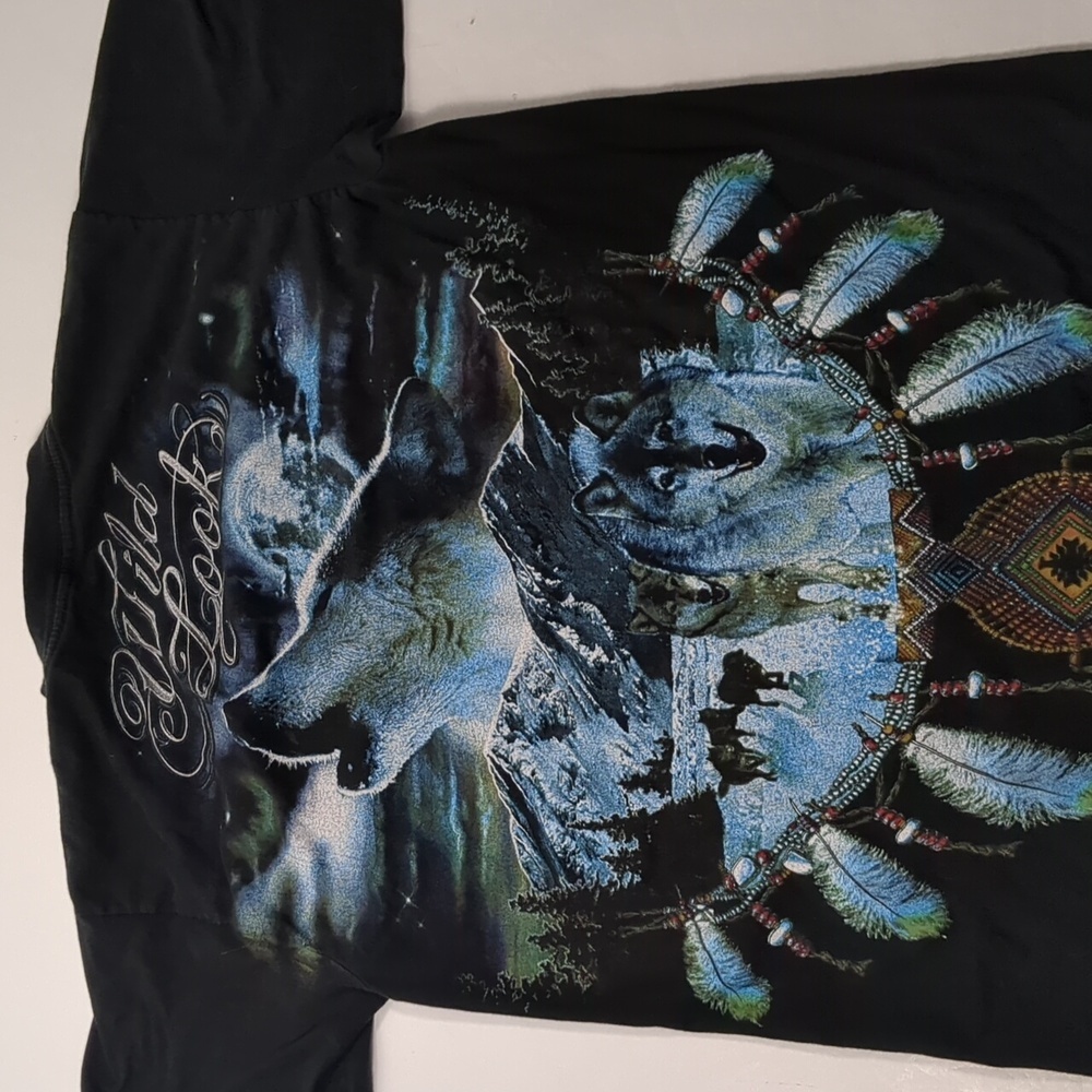 Graphic Tee Wolf Size Medium